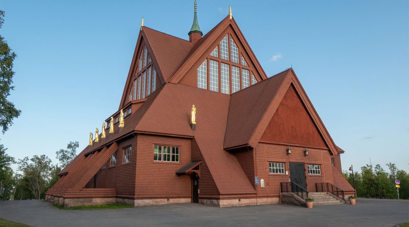 Kiruna Church being transported on Self-Propelled Modular Transporters during relocation in Sweden